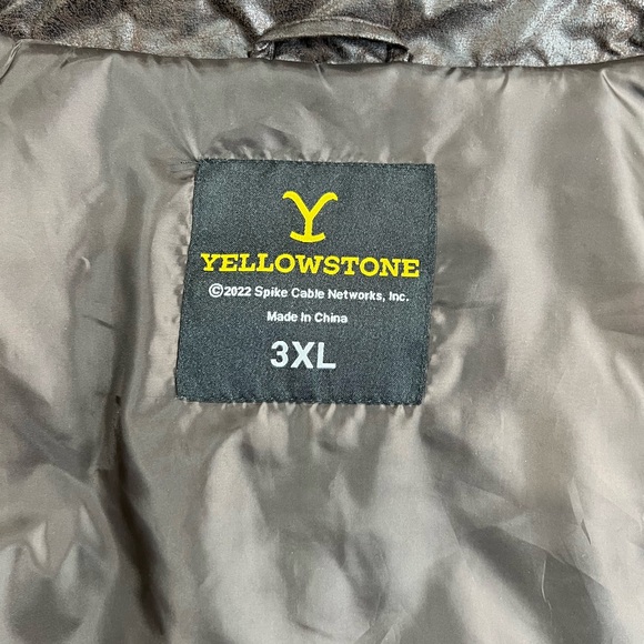 Yellowstone Men's Dark Brown Quilted Vest - Picture 4 of 7